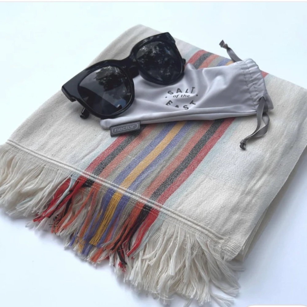 The Loomia Dazzling Deniz Turkish Beach Towel NWT